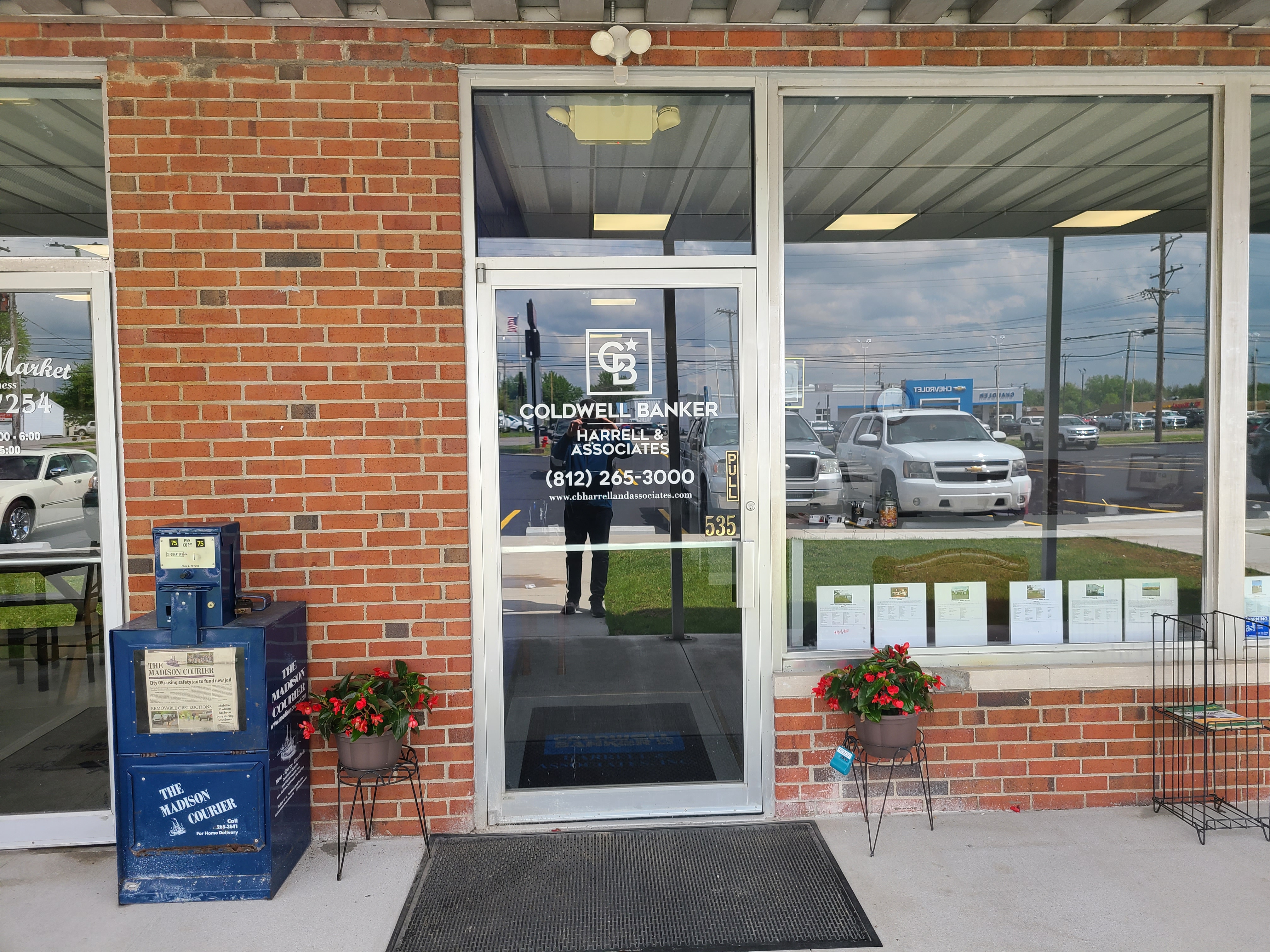 Vinyl Lettering